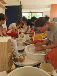 Cours hebdo. tournage + modelage adultes - Le Bocal