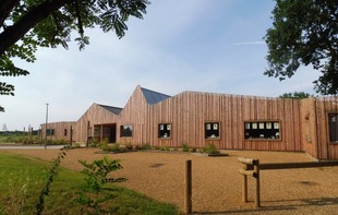 SALLE MUTLI ACTIVITÉS DU REFUGE DE L'ARCHE - Château-Gontier-sur-Mayenne