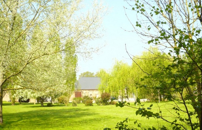 AIRE DE SERVICE DE CAMPING-CARS A LA FERME 2 - Meslay-du-Maine
