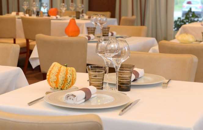 RESTAURANT LE VEAU D'OR, MAISON MARSOLLIER 8 - Château-Gontier-sur-Mayenne