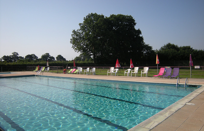 PISCINE DE SAINT CHARLES LA FORET 1 - Saint-Charles-la-Forêt