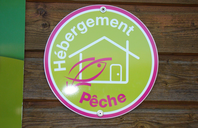 CHALET LE BROCHET, LES PIEDS DANS L'EAU, 5-7 PERS 24 - Villiers-Charlemagne