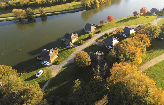 CHALET LE BROCHET, LES PIEDS DANS L'EAU, 5-7 PERS 40 - Villiers-Charlemagne