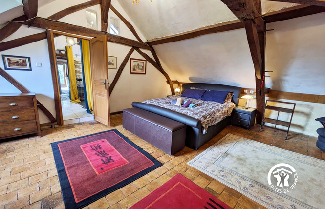 GÎTE DE LA RENAUMIÈRE, JUSQU'À 11 PERS 32 - Gennes-Longuefuye