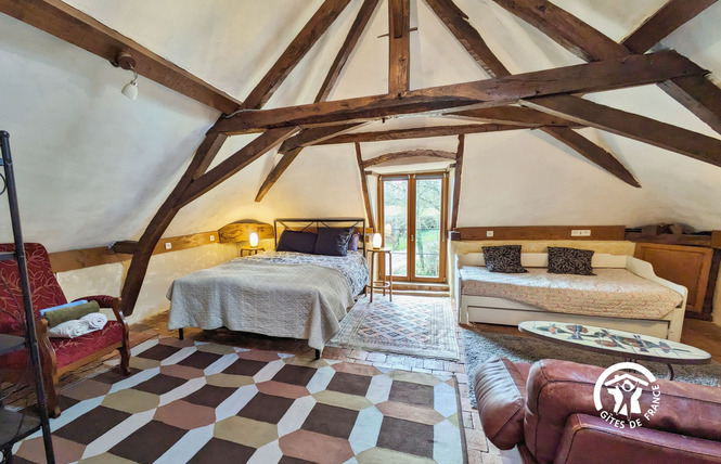 GÎTE DE LA RENAUMIÈRE, JUSQU'À 11 PERS 27 - Gennes-Longuefuye