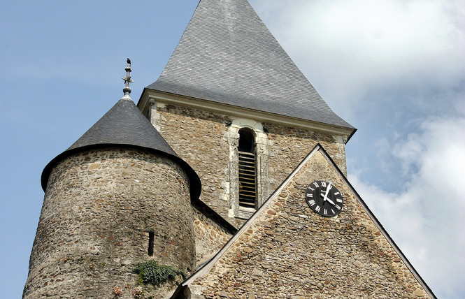 Tour de l'église de Saint-Denis-d'Anjou 1 - Saint-Denis-d'Anjou