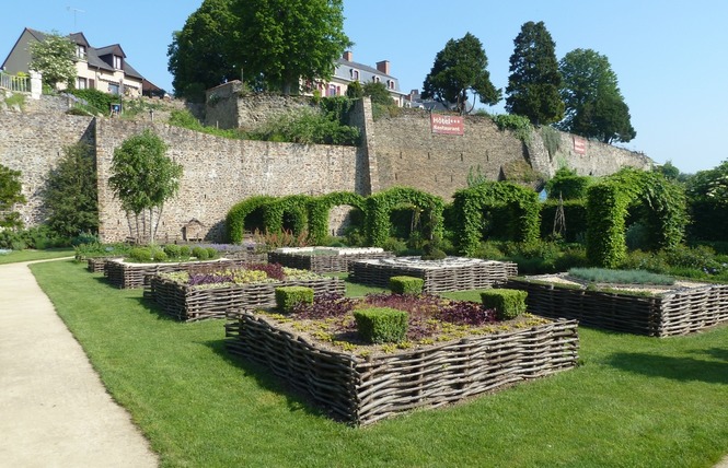 JARDIN MÉDIÉVAL DE LA SOURCE 1 - Château-Gontier-sur-Mayenne