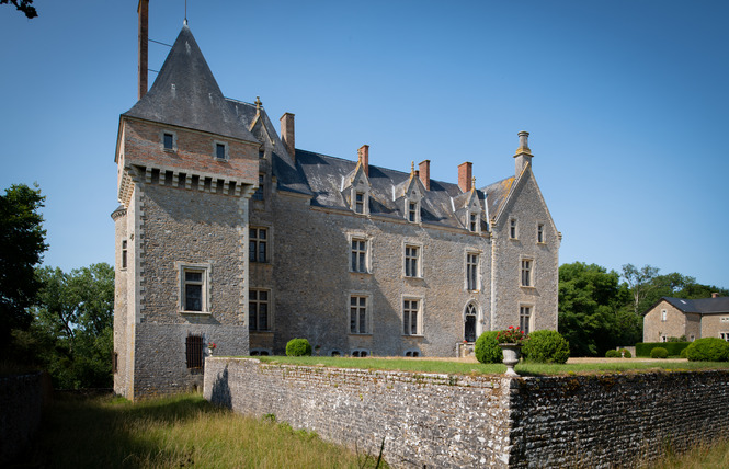 Chateau de Varennes- L'enfant 1 - Val-du-Maine